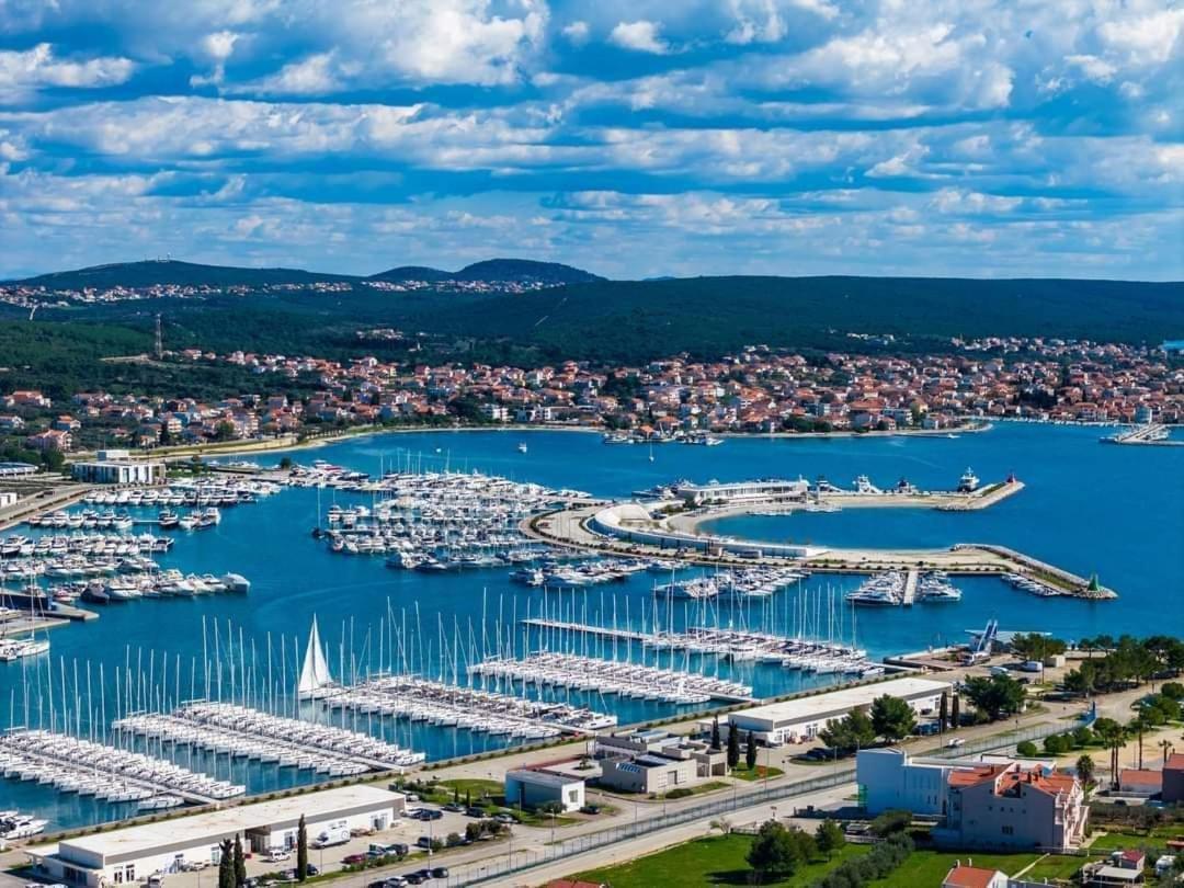 Apartmani Svitlana Sukošan Kültér fotó